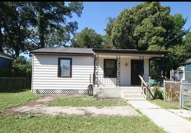 Photo - 2110 Brackland St House