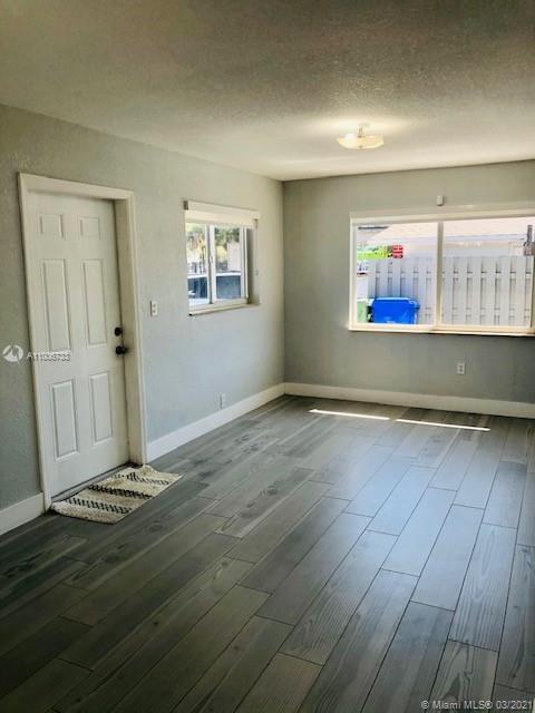 Foto del edificio - 2860 SW 32nd Ave