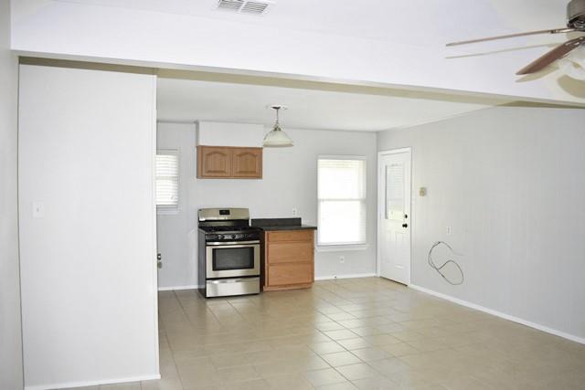 Building Photo - 205 Dallas Dr