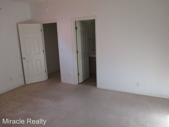 Building Photo - 3 br, 2 bath House - 1027 Navel Ave