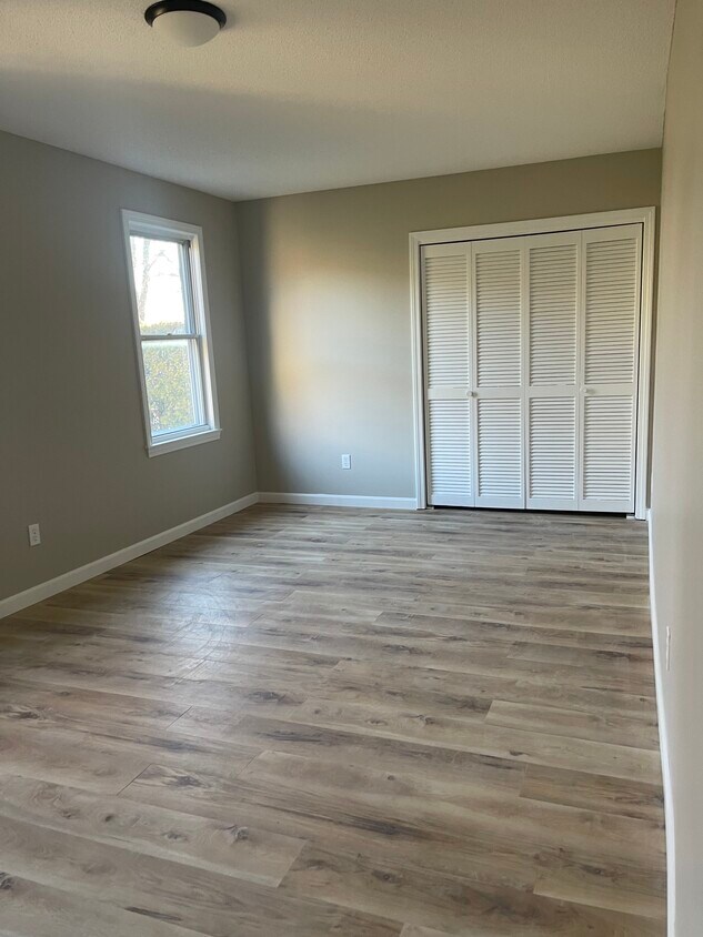 12 Garfield St Unit First floor, Dartmouth, MA 02748 12 Garfield St