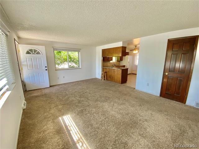 Foto del edificio - 6724 Yarrow St