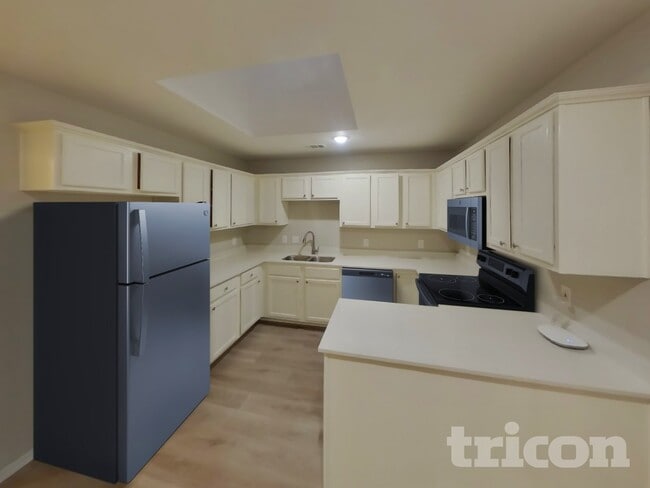 Building Photo - 4710 Grovetree Ln