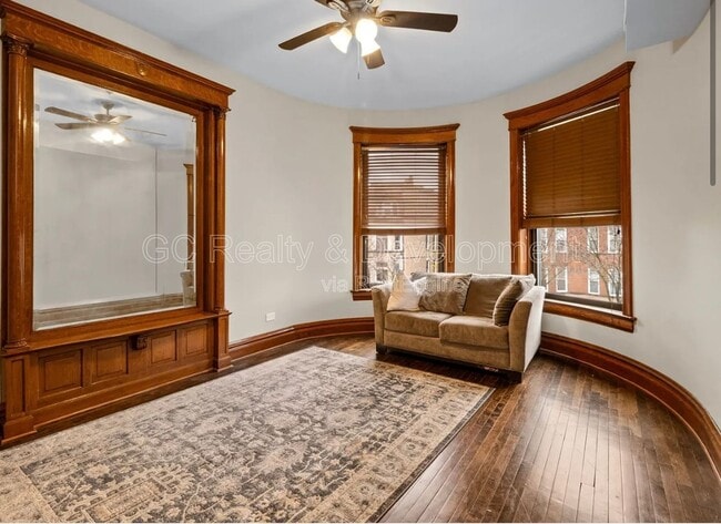 Foto del edificio - 4923 S Vincennes Ave