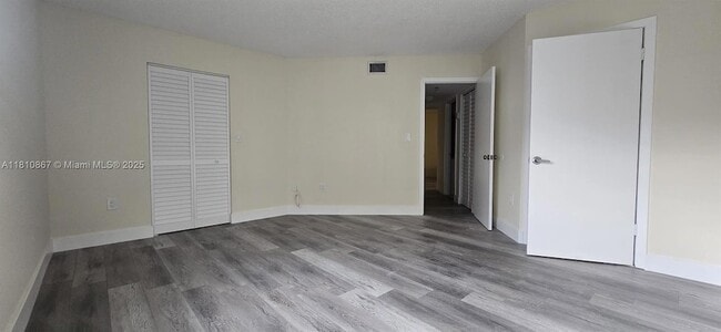 Foto del edificio - 10229 NW 9th St Cir