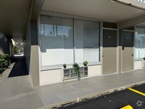 Building Photo - 5020 W Irlo Bronson Memorial Hwy