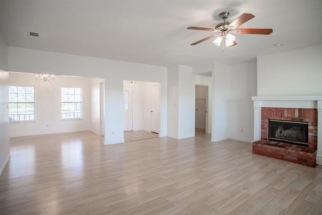 Foto del edificio - 6985 Meadow Ridge Cir