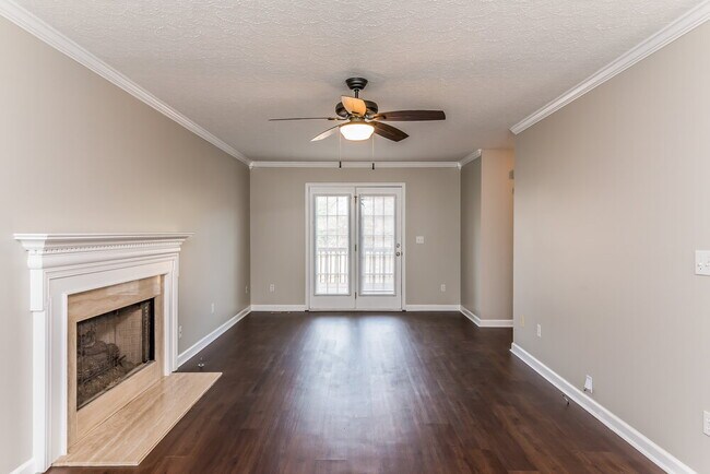 Building Photo - 107 Walton Trce S