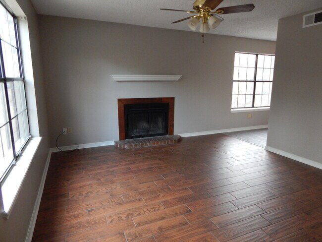 Foto del edificio - 3243 Oneal Ln