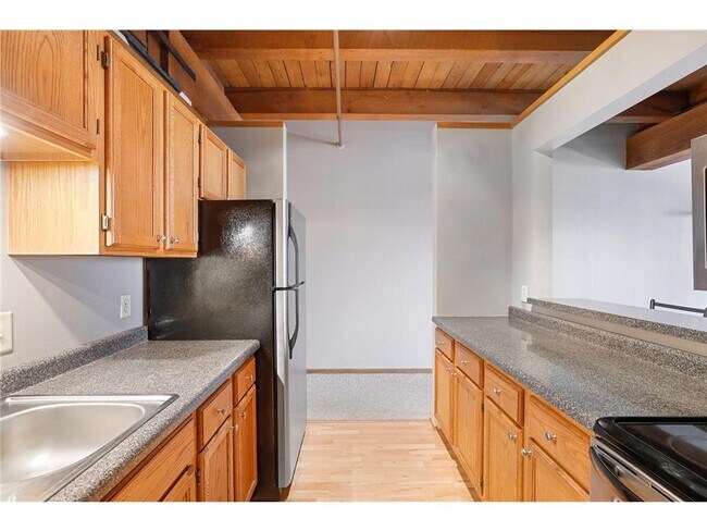 Building Photo - 400 N 1st St