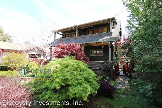 Building Photo - 4 br, 2.5 bath House - 654 Chetwood St.