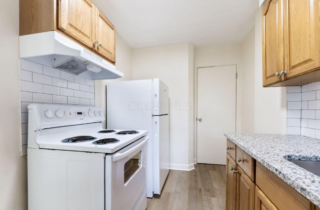 Building Photo - 586-588-588 Georgian Dr