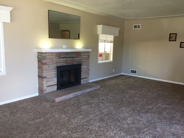 Building Photo - 5386 Greenside Dr