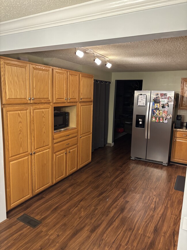 Building Photo - Queens Lace