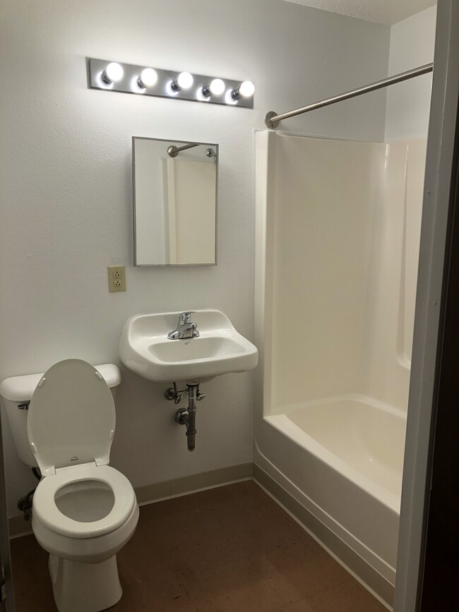 Baño - Jacksonville Affordable Housing