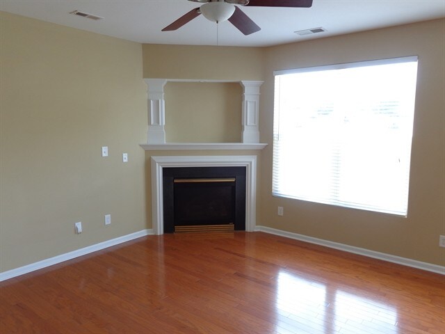 Foto del edificio - 2001 Moonstone Ln