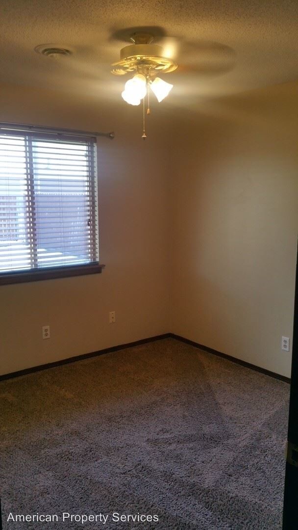 Building Photo - 3 br, 2 bath House - 211 Knoxberry Dr