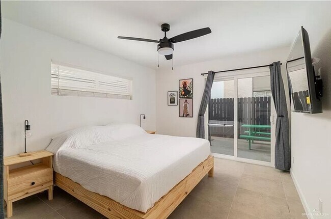 Foto del edificio - Primrose Residences: Comfort & Convenience
