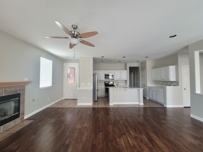 Building Photo - 7644 Pioneer Ranch Ave