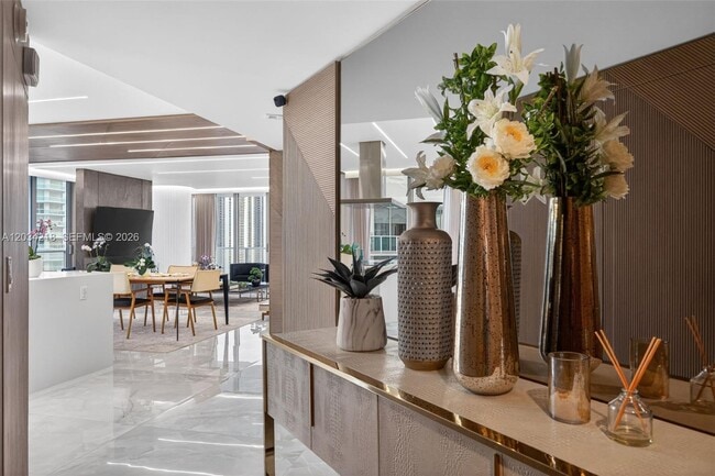 Building Photo - 300 Sunny Isles Blvd