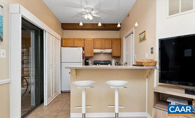 Building Photo - 718 Laurelwood