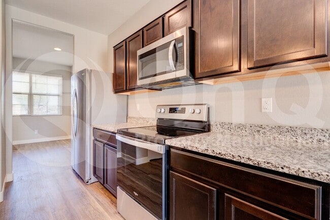 Building Photo - 1263 E Denvil Dr