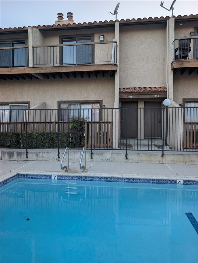 Building Photo - 13990 Ramhurst Dr