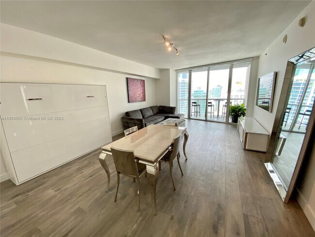 Foto del edificio - 475 Brickell Ave