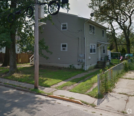 Building Photo - 79 Forest Avenue