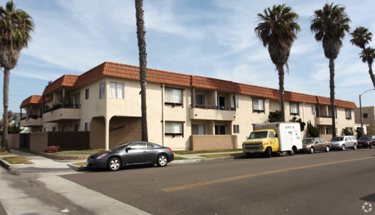 Seascape Apartments in Huntington Beach, CA
