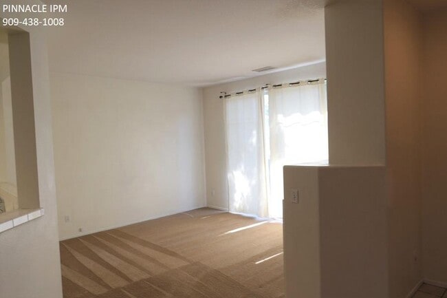 Building Photo - 1016 N Turner Ave #256