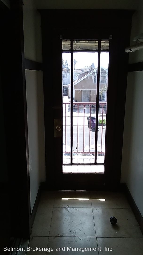 Foto del edificio - 417 W 9th St