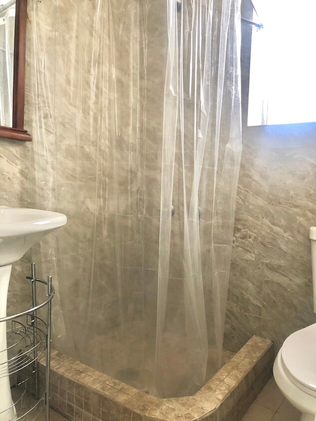 Building Photo - 2308 44th Dr