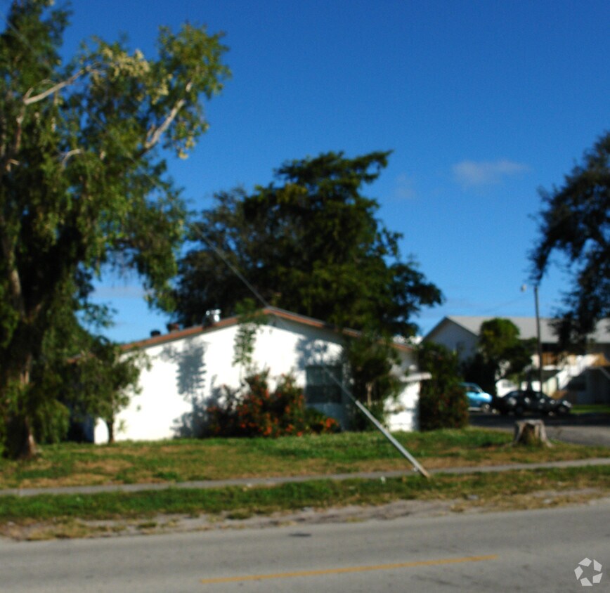 2301 Fillmore St, Hollywood, FL 33020 Apartments in Hollywood, FL