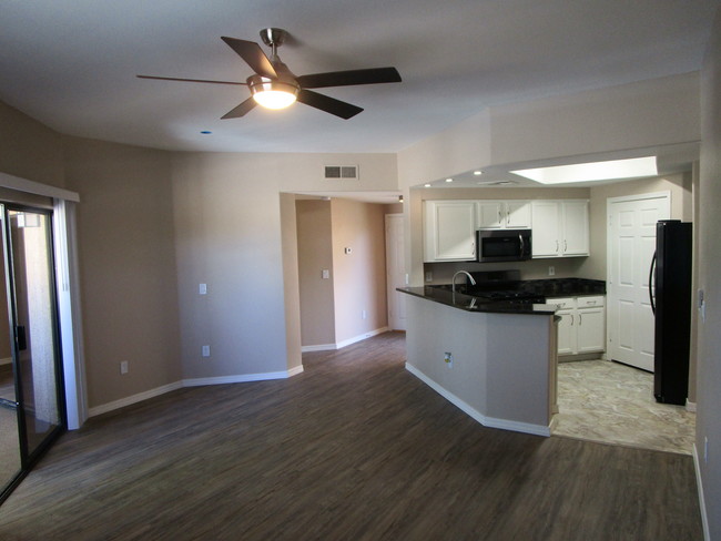 Building Photo - Desert Breeze Villas Condo -3BD/2BA