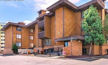 Building Photo - 935 Saturn Dr