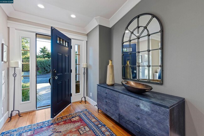 Building Photo - 10 Jolie Ln