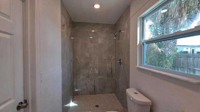 Foto del edificio - 2249 SE Melaleuca Blvd