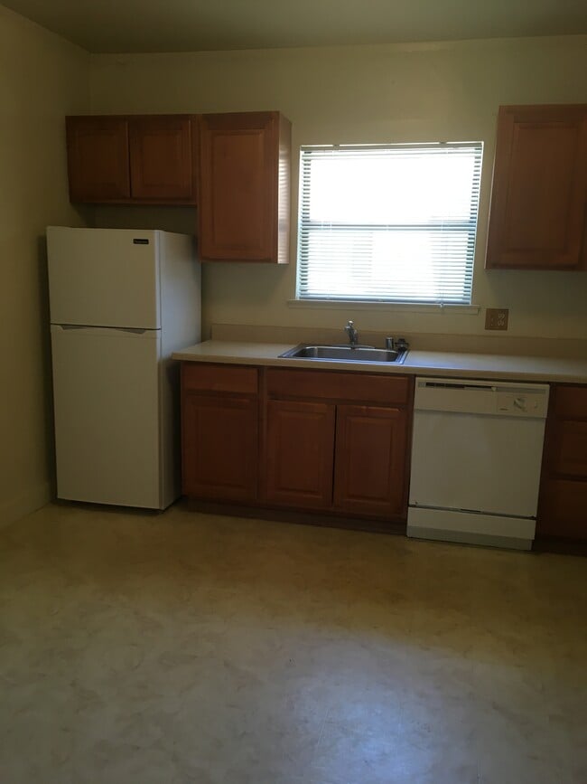 Building Photo - 224 Elefa St