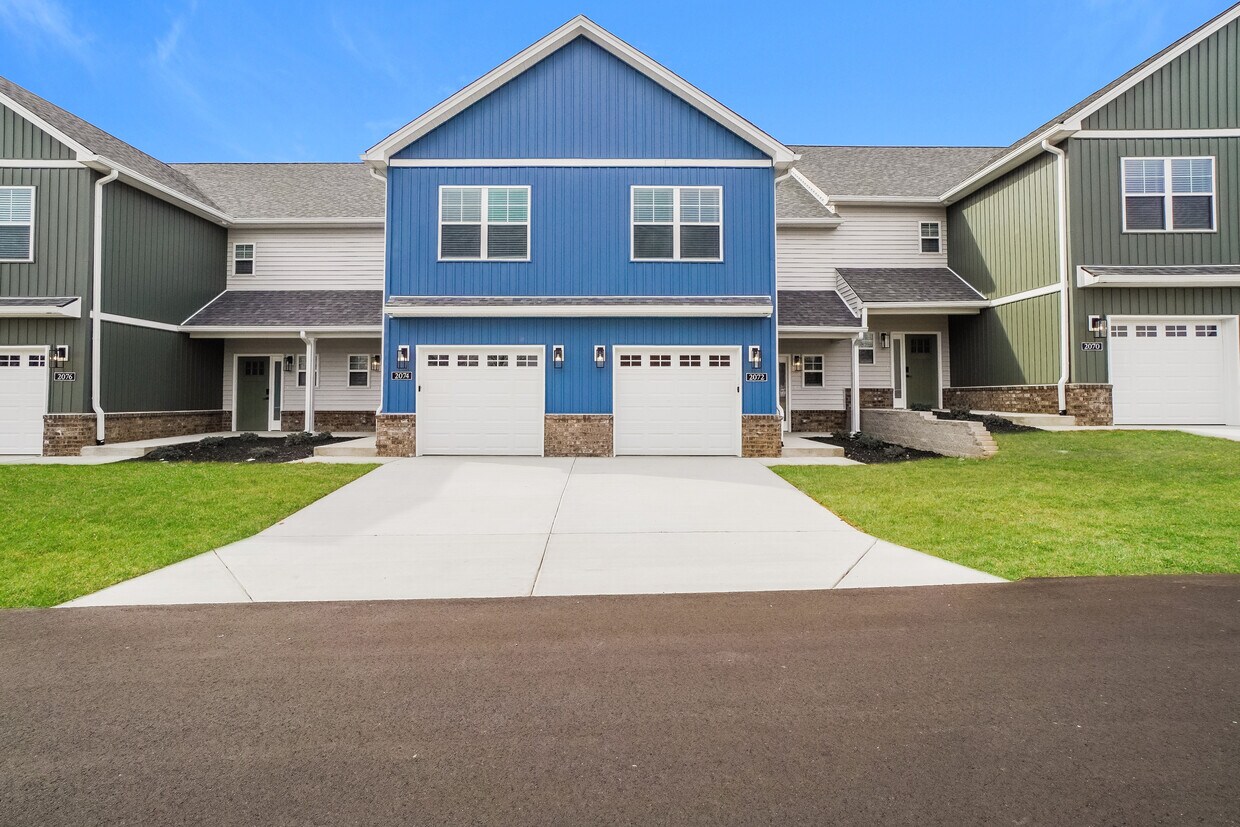 2072 Steamboat Wy, Jeffersonville, IN 47130 House Rental in