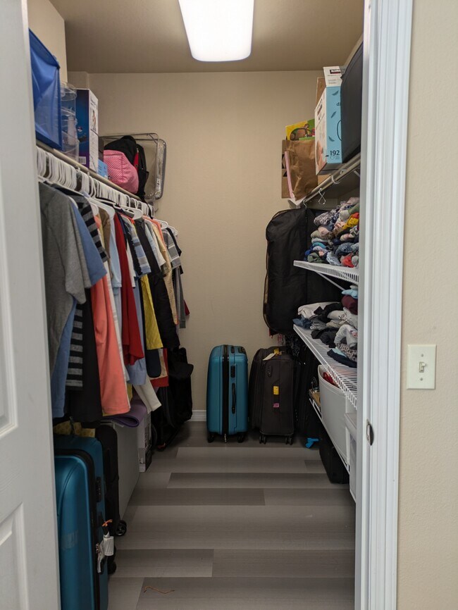 Photo - 7212 S Blackhawk St Apartment