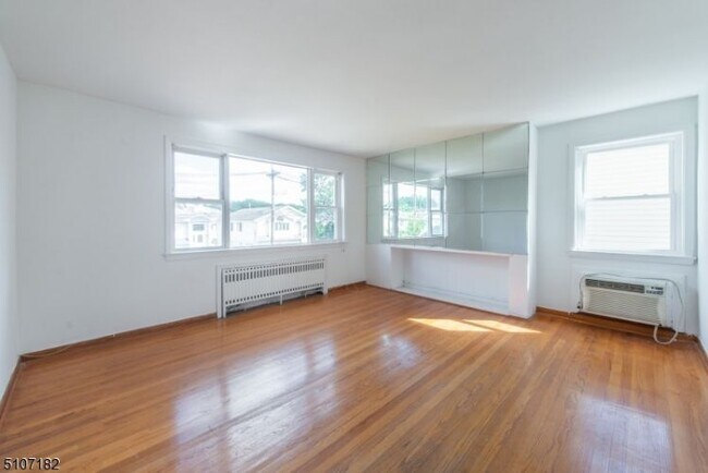 Building Photo - 271 N 5th St