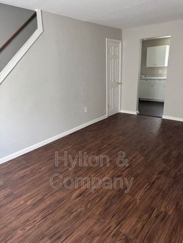 Building Photo - 1703 Lamb Ave