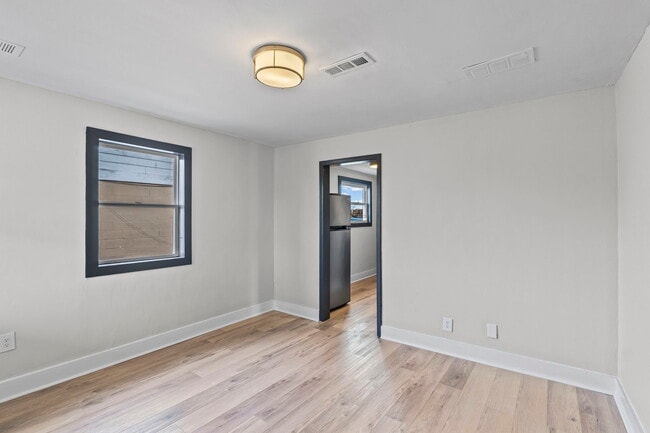 Foto del edificio - 934 Garibaldi St SW