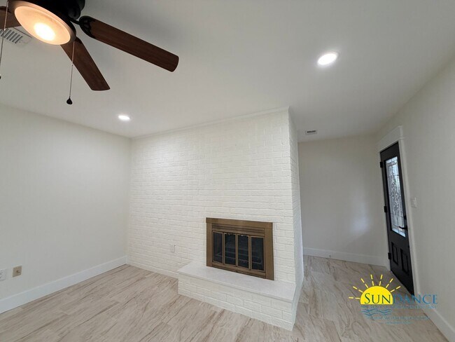 Foto del edificio - Beautifully Renovated 4BR Home with Private Pool in Fort Walton Beach!