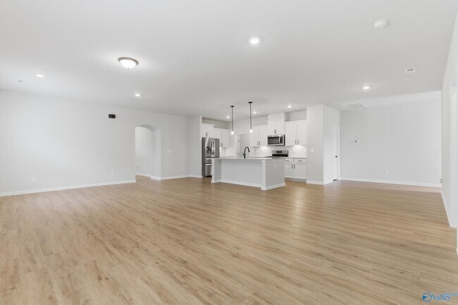 Building Photo - 186 Pennington Ave