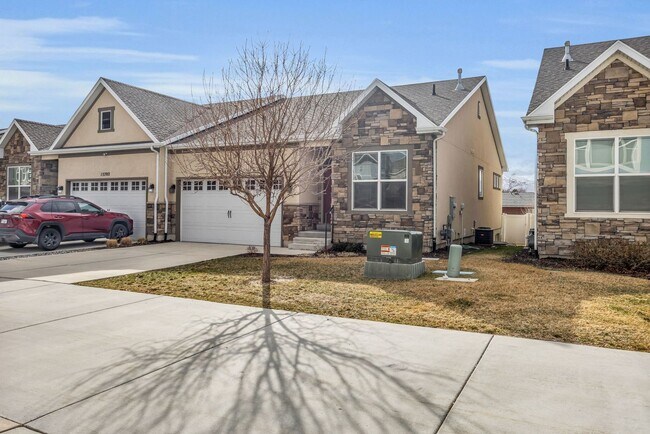 Foto del edificio - 3 Bedroom Townhome in Riverton!