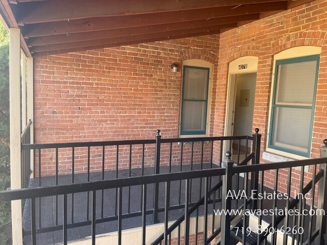 Foto del edificio - 407 W 11th St