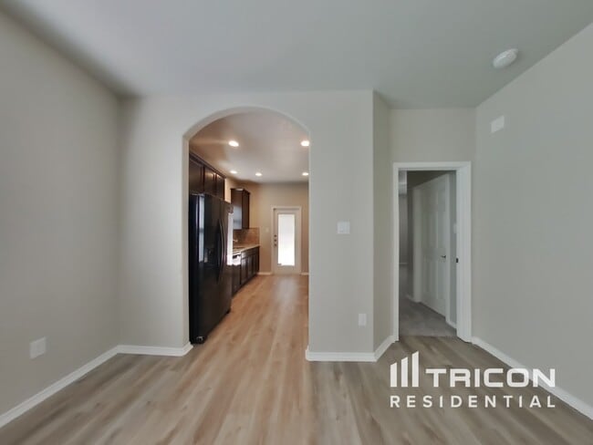 Building Photo - 1427 Oriole Ct