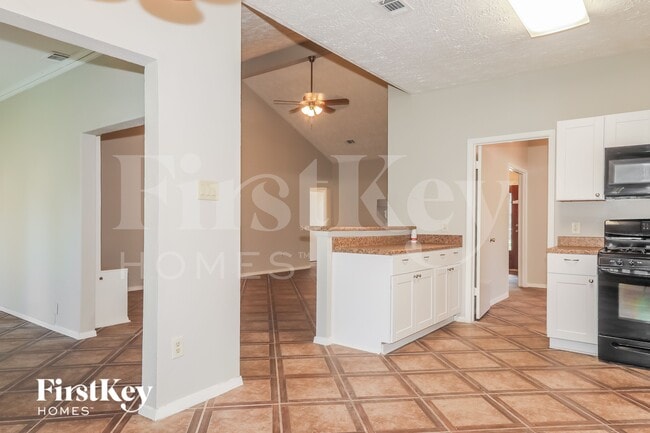 Foto del edificio - 17214 Thorhill St